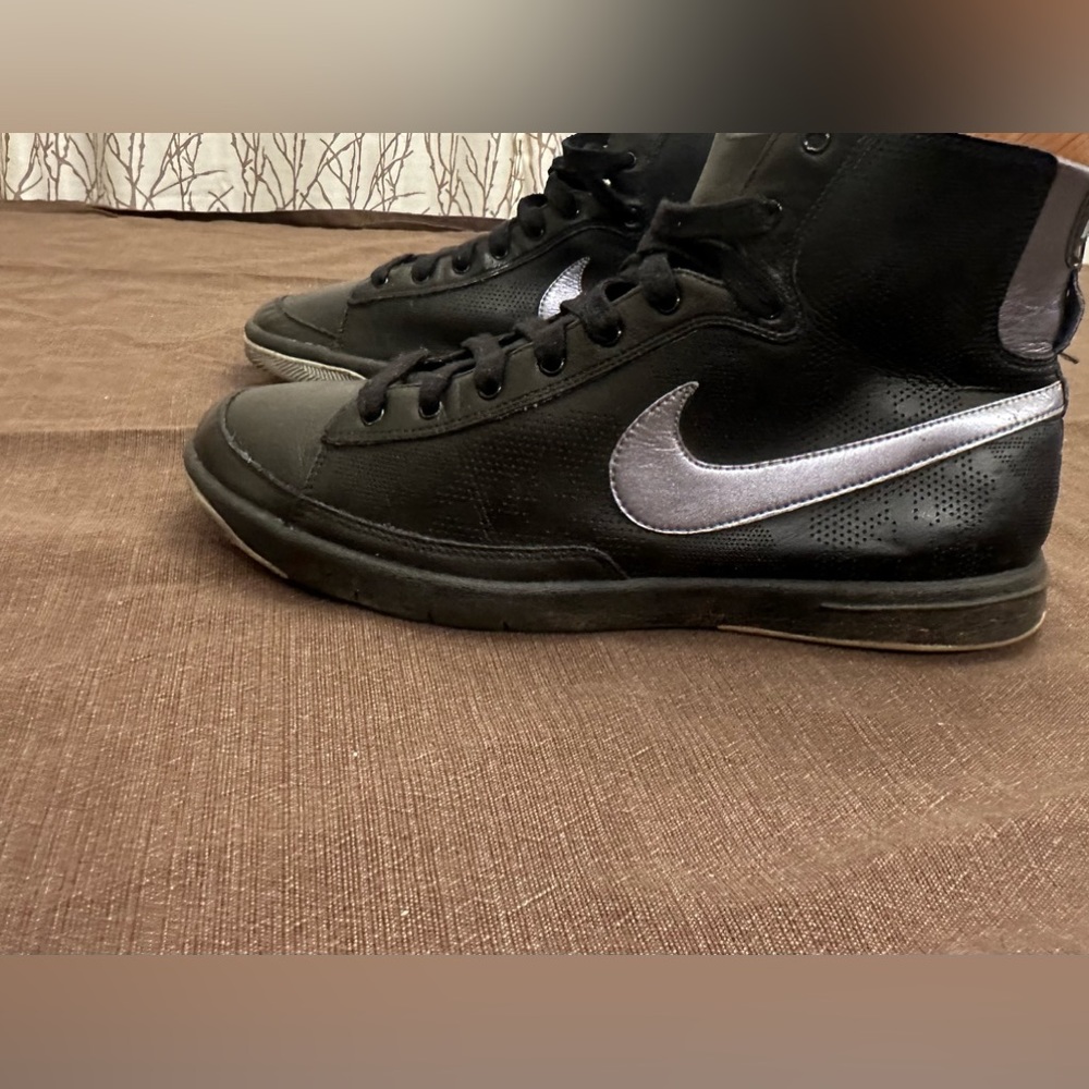 Nike Blazer mids black lace size 9 style # 313722-023